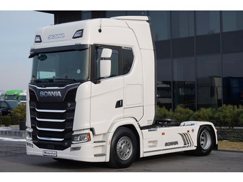 مقطورة السحب SCANIA S 520