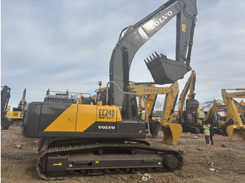 حفار زاحف VOLVO EC240