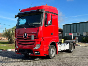 شاحنة صندوقية Mercedes-Benz Actros 963-4-A: صورة 4