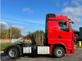 شاحنة صندوقية Mercedes-Benz Actros 963-4-A: صورة 3