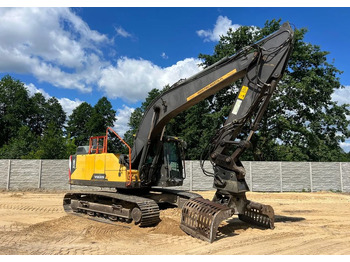 حفار زاحف VOLVO EC220DL