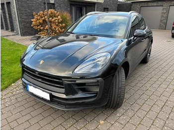 سيارة PORSCHE