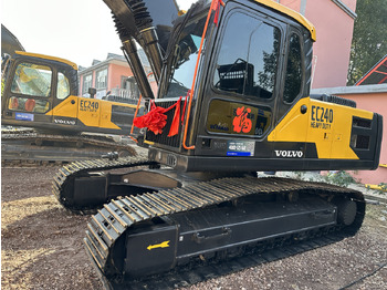 حفار زاحف VOLVO EC240