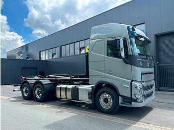 شاحنة برافعة خطافية VOLVO FH 540