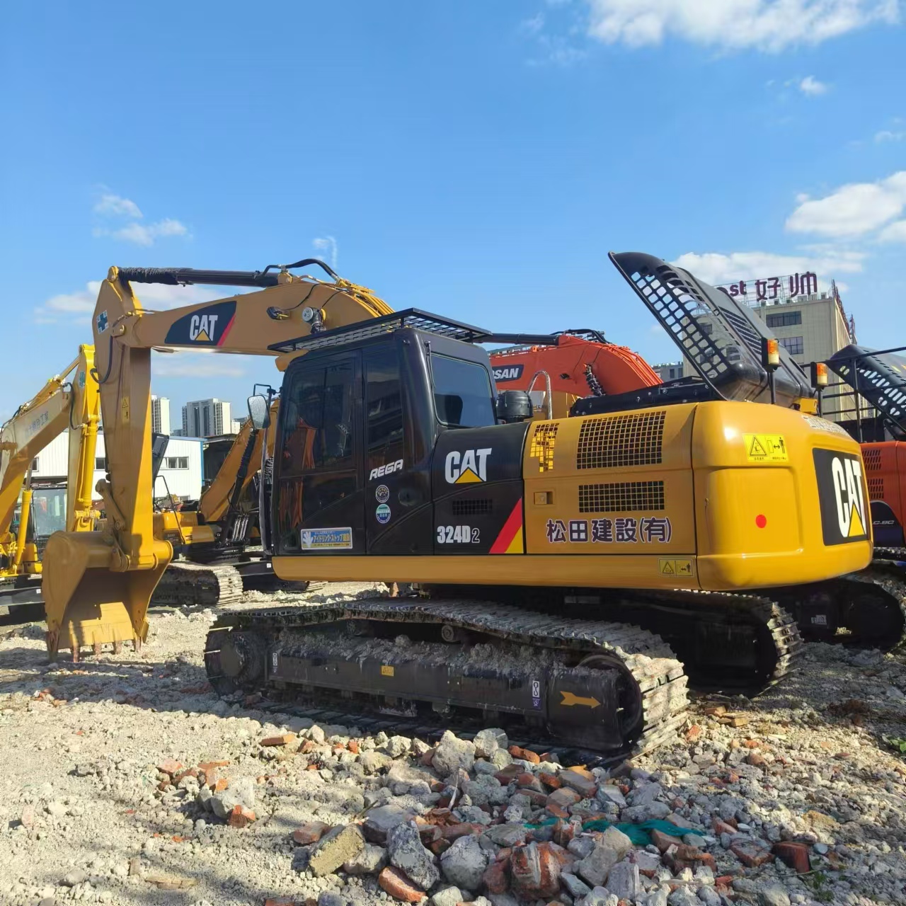 حفار زاحف CATERPILLAR 324D