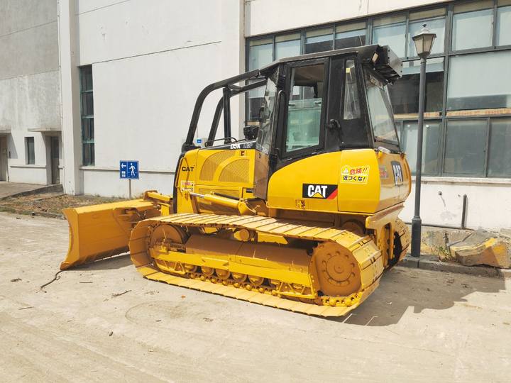 بلدوزر CATERPILLAR D5K