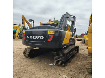 حفار زاحف Volvo EC240: صورة 3