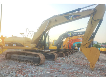 حفار زاحف CATERPILLAR 325C