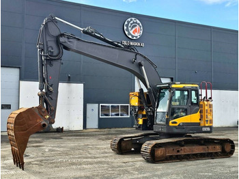 حفار زاحف VOLVO ECR235DL