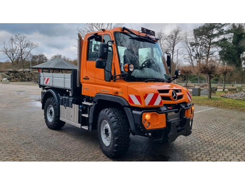 شاحنة قلاب UNIMOG