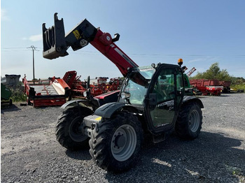 آلة رفع ونقل تلسكوبية MASSEY FERGUSON