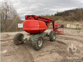 مرفاع مفصلي MANITOU