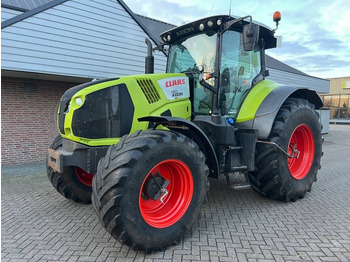 جرار CLAAS Axion 810