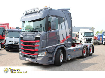 مقطورة السحب SCANIA R 520