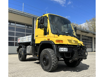 شاحنة قلاب UNIMOG U400