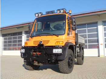 شاحنة قلاب UNIMOG U500