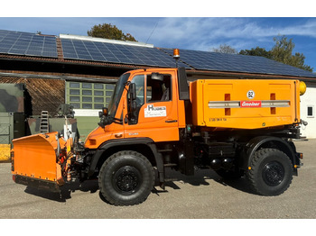 شاحنة قلاب UNIMOG U500