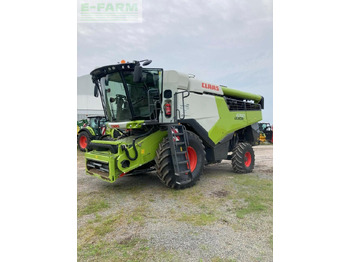 حصادة CLAAS Lexion 6700