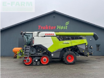 حصادة CLAAS Lexion 6900