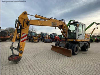 حفار ذو عجلات LIEBHERR A 900