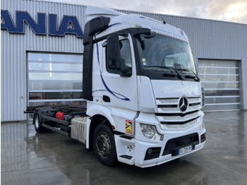 ناقلة حاويات/ شاحنة حاويات MERCEDES-BENZ Actros 1845