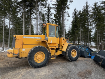 اللودر بعجل VOLVO L90D