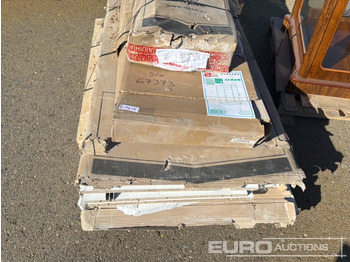 معدات الانشاءات Pallet of Various Furniture (2 of): صورة 4