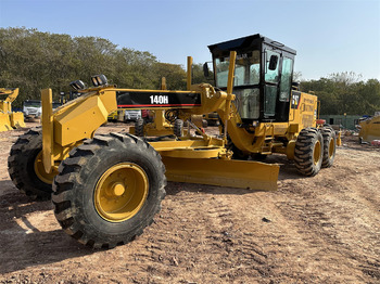 ماكينة تسوية CATERPILLAR 140H