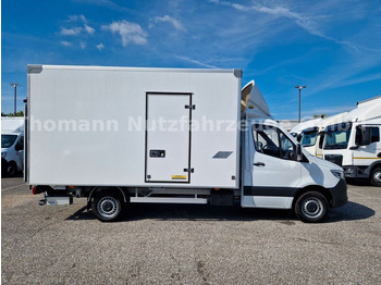 شاحنة بصندوق مغلق MERCEDES-BENZ Sprinter 319