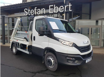 شاحنة لودر انزلاقي IVECO Daily 70c18