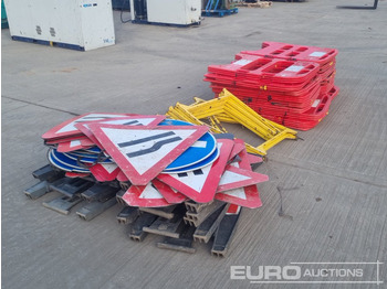 معدات الانشاءات Bundle of Road Signs, Safety Barrier & Metal Fencing: صورة 5