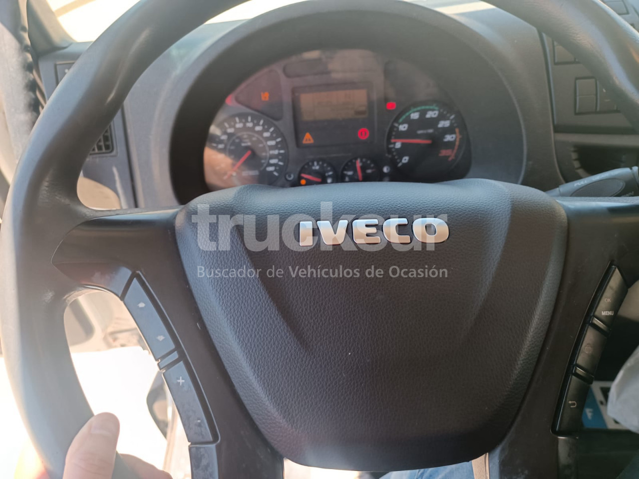 شاحنة ذات مبرد IVECO EUROCARGO 18.320: صورة 8