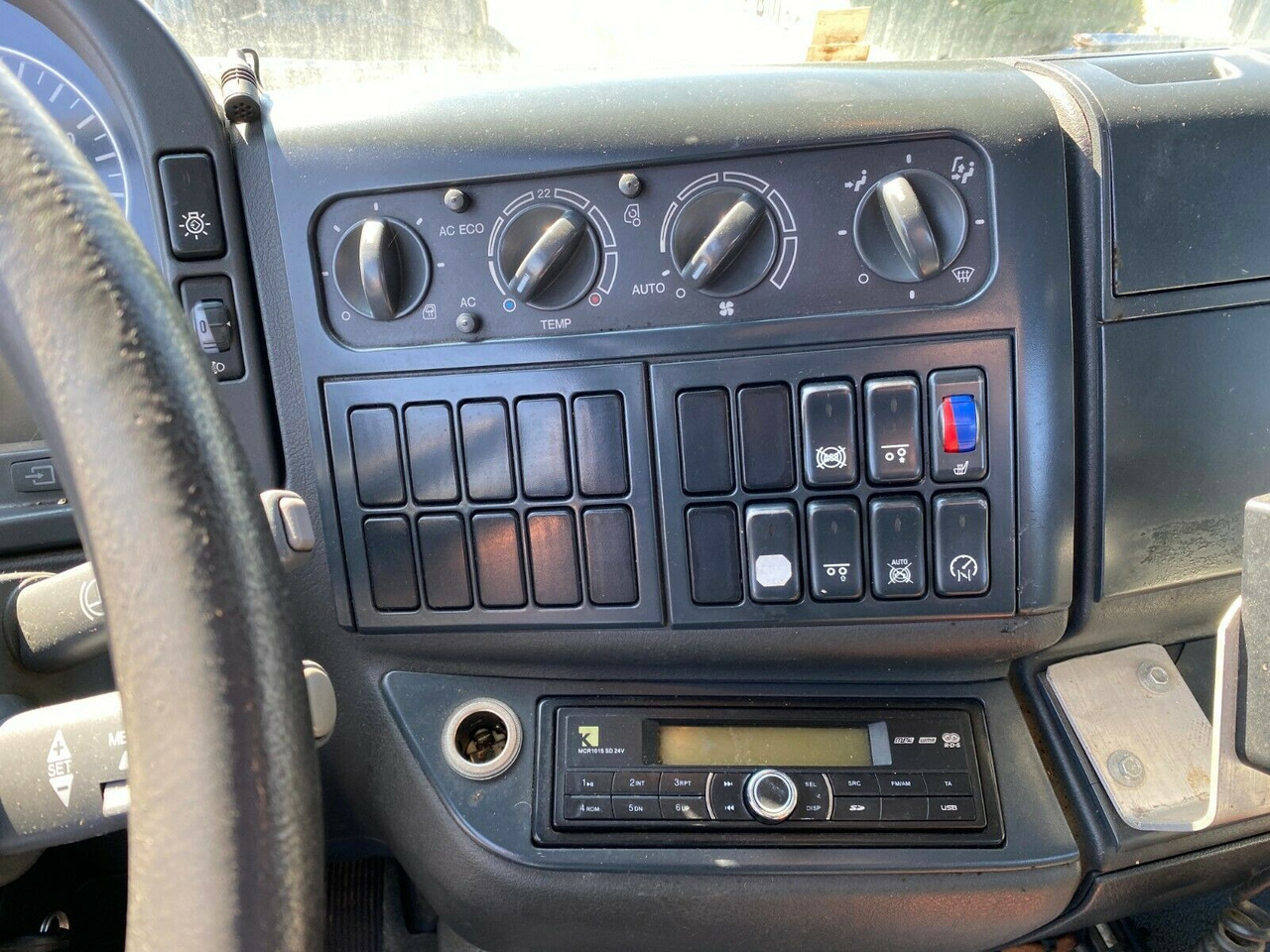 شاحنة بهيكل معدني للمقصورة MAN 26.320 TGA 6x2 MAN 26.320 TGA 6x2: صورة 14 شاحنة بهيكل معدني للمقصورة MAN 26.320 TGA 6x2 MAN 26.320 TGA 6x2: صورة 14