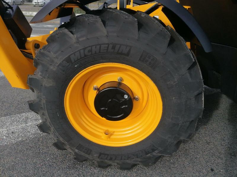 آلة رفع ونقل تلسكوبية Jcb 540-180: صورة 7