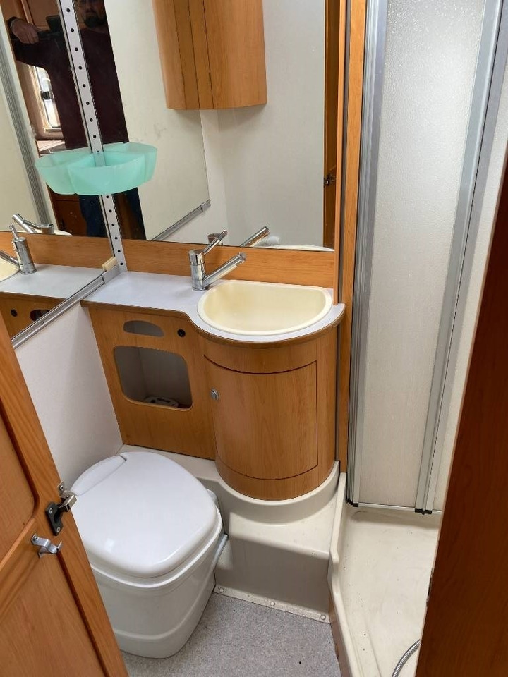 موتر هوم متكامل Hymer BC 544 a réparer / Carte Grise Française: صورة 25