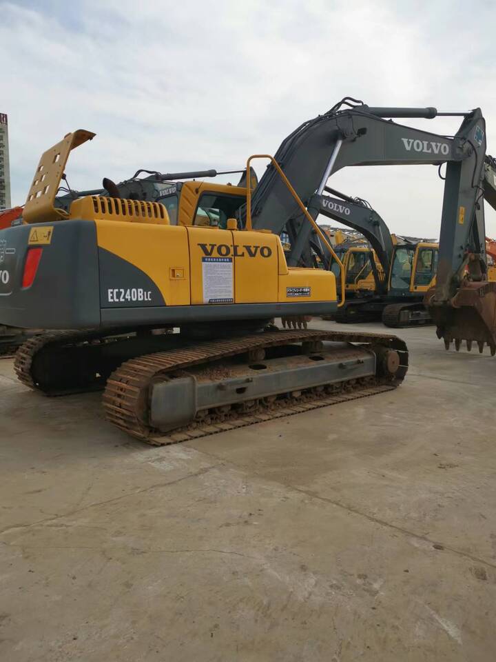 حفار زاحف Volvo EC240BLC: صورة 6