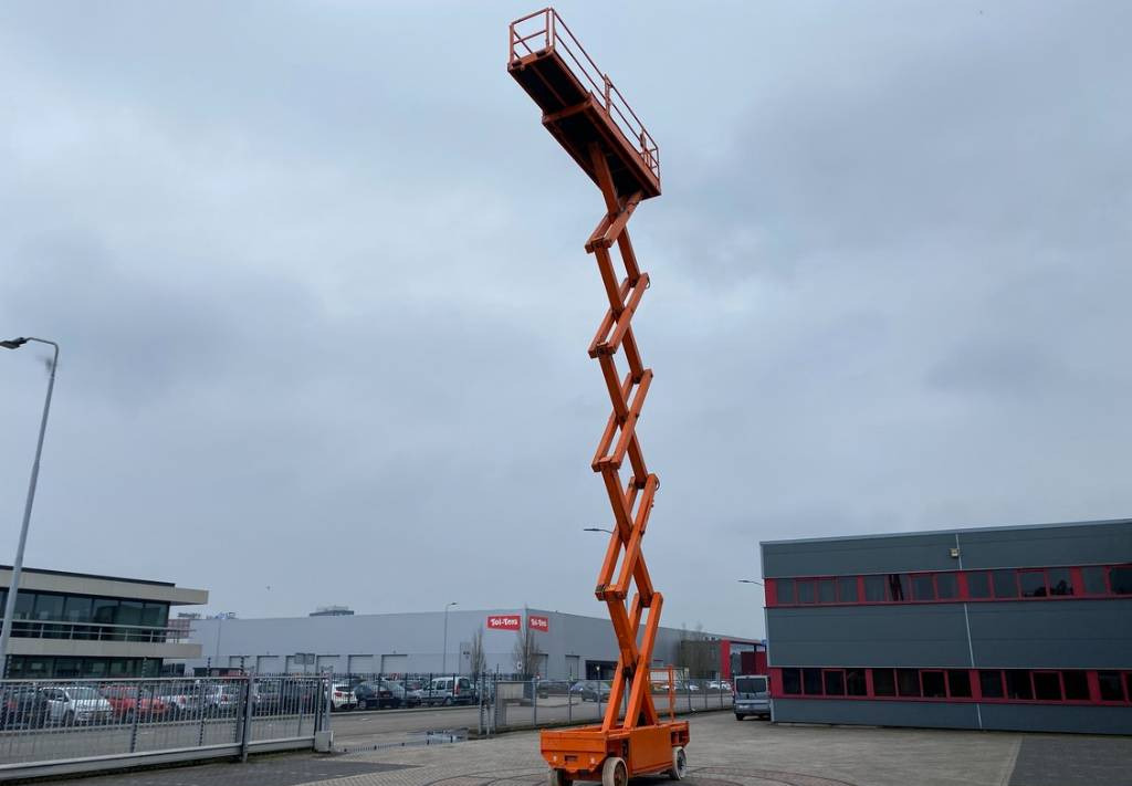 مرفاع مقصي JLG 153-12 Liftlux Electric Scissor Work Lift 1730cm: صورة 11