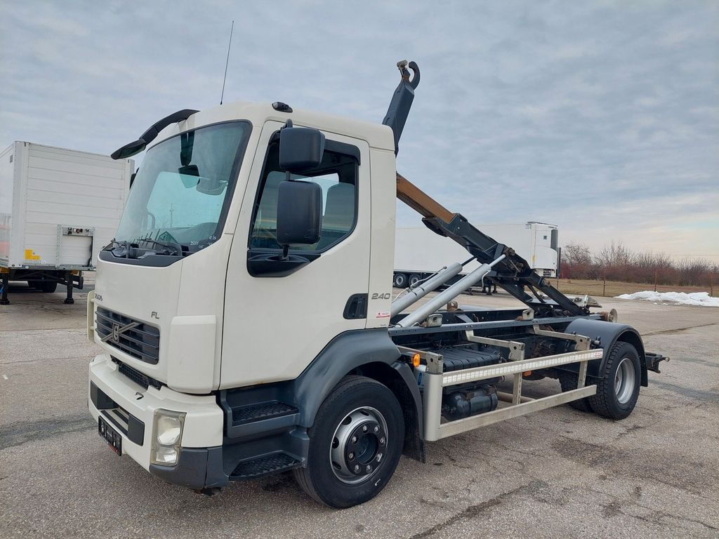 شاحنة برافعة خطافية Volvo FL 250 B3C 4x2: صورة 1