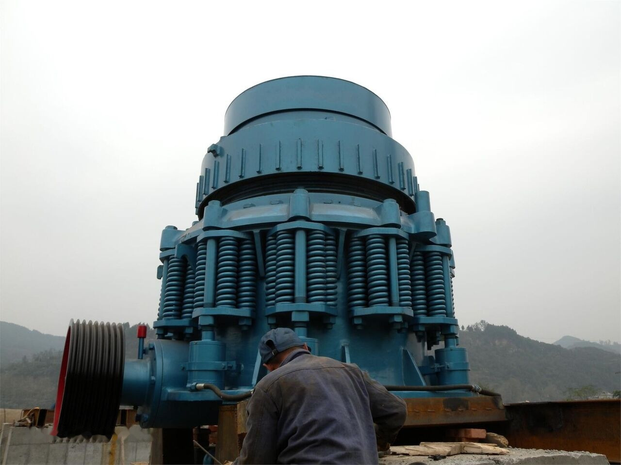 كسارة مخرو للبيع  Kinglink 5.5 Feet Cone Crusher: صورة 7