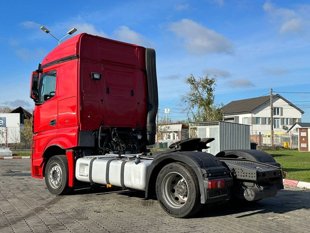 شاحنة صندوقية Mercedes-Benz Actros 963-4-A: صورة 6