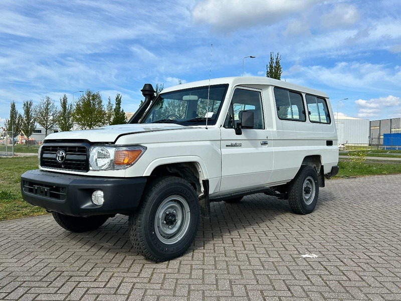 سيارة Toyota Land Cruiser HZJ78R 4x4 4.2D Hard Top RHD - EURO 3 - NEW!! 1 UNIT directly available: صورة 1