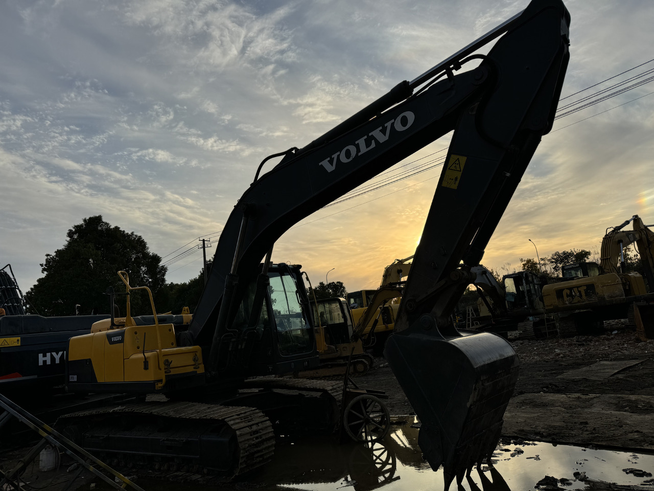 حفار زاحف VOLVO EC220D: صورة 10