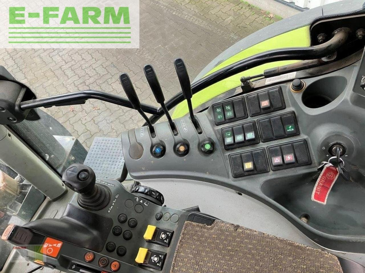 جرار CLAAS arion 640 hexashift: صورة 13