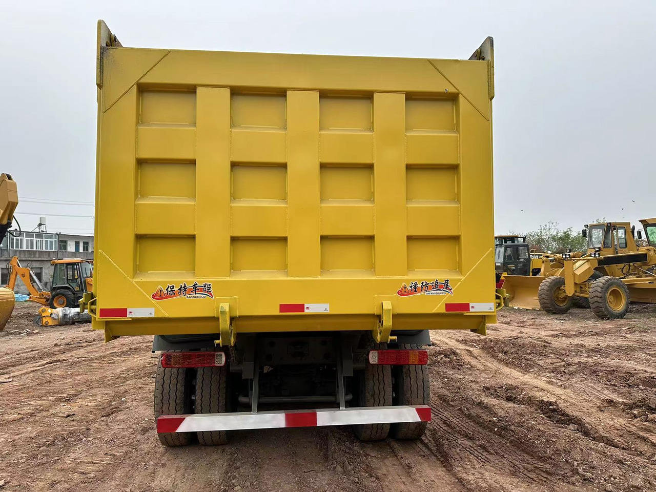 تأجير SINOTRUK HOWO 371 Dump Truck SINOTRUK HOWO 371 Dump Truck: صورة 8