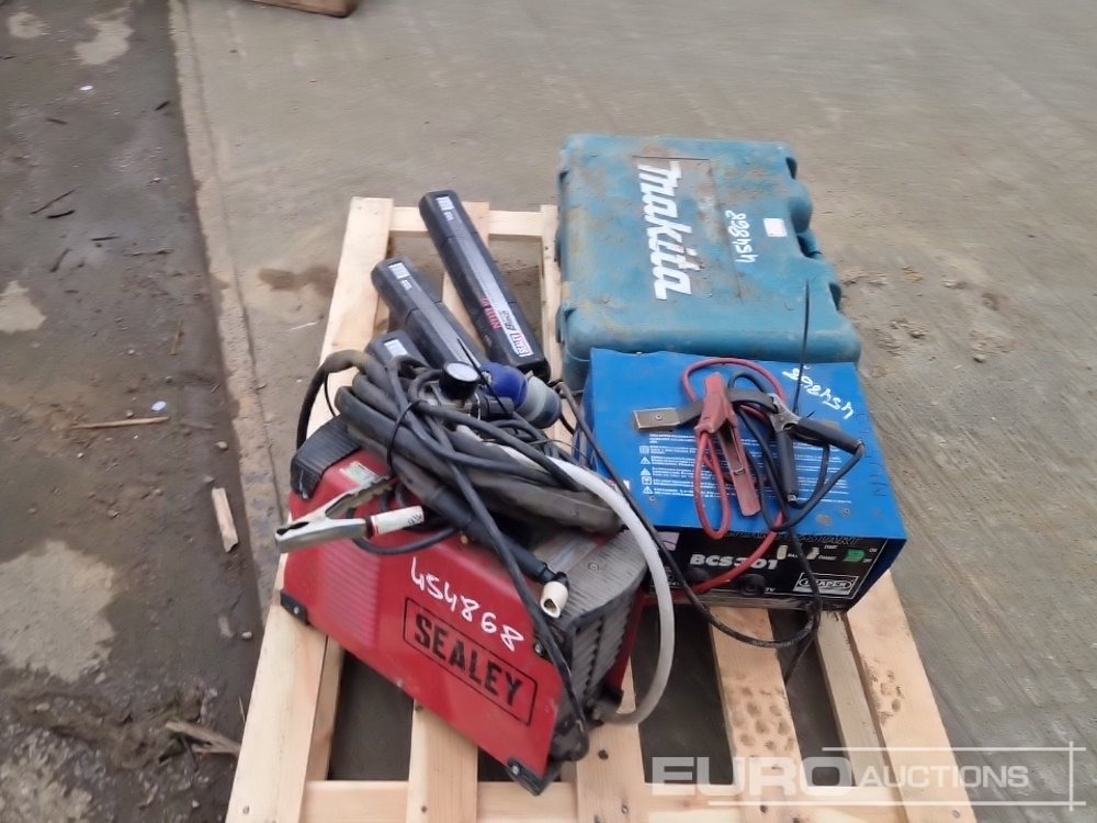 معدات الانشاءات Sealey 230Volt Welder, Draper 230Volt Battery Charger/Starter, Makita TW1000 110Volt Impact Wrench, Sealey Micrometer Torqe Wrench (3 of): صورة 6