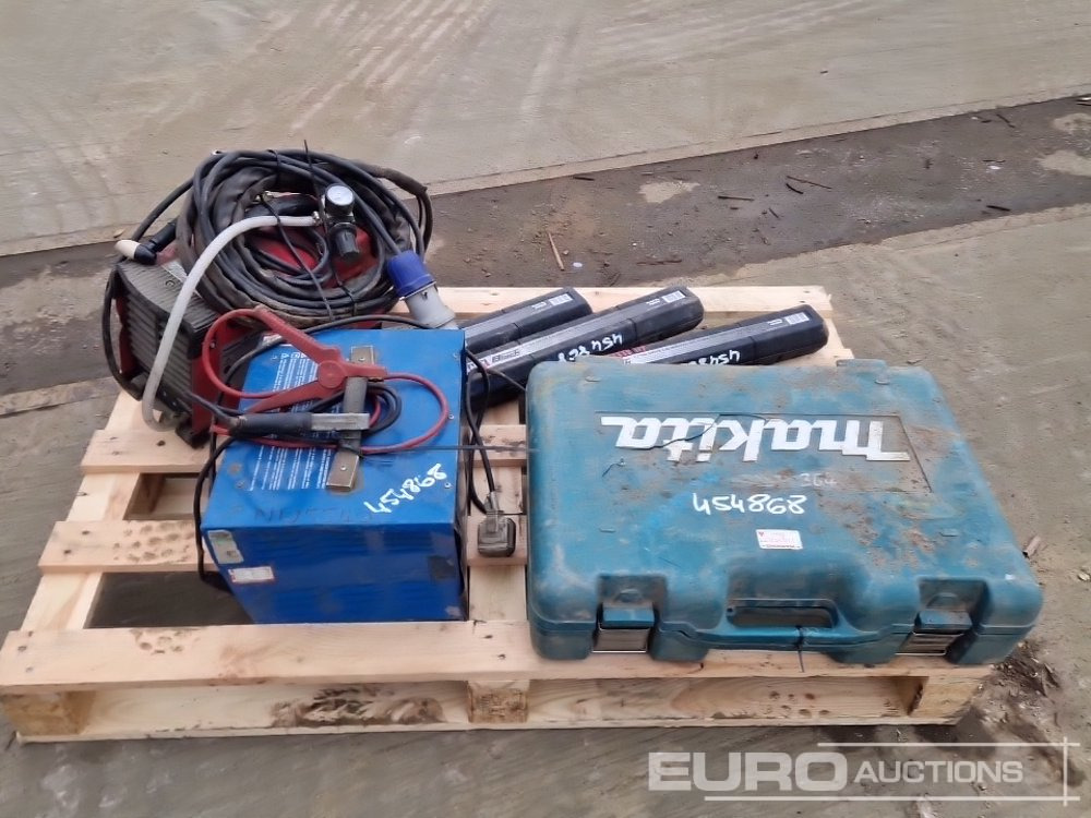 معدات الانشاءات Sealey 230Volt Welder, Draper 230Volt Battery Charger/Starter, Makita TW1000 110Volt Impact Wrench, Sealey Micrometer Torqe Wrench (3 of): صورة 8